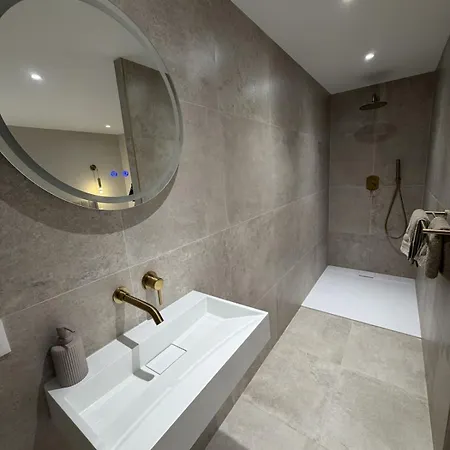 L'hakuna Ii - Et Lejlighed *