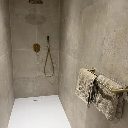 L'hakuna Ii - Et Lejlighed